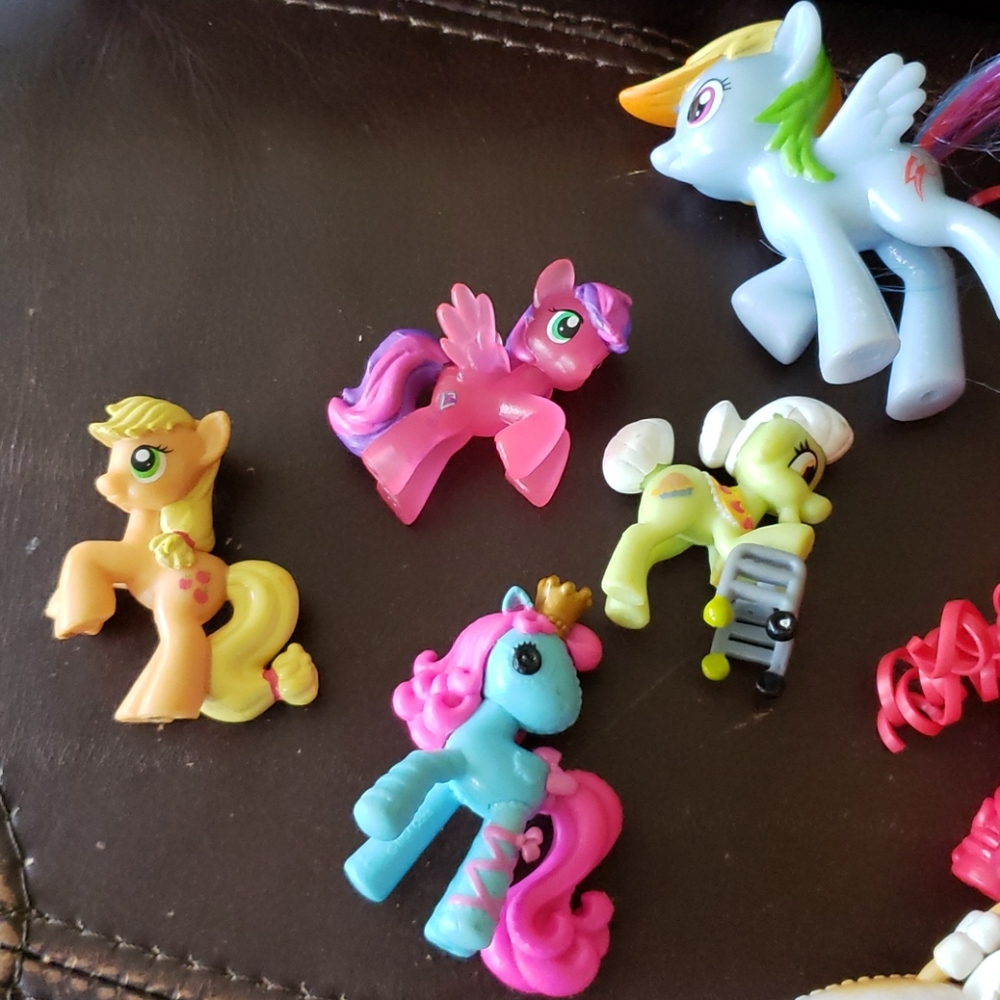 Toys - Picture 4 of 6